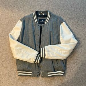 American Eagle bomber jacket varsity with diamond quilt lining